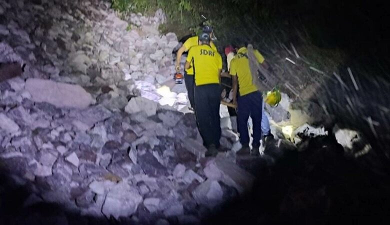 image: Tourists returning from Kedarnath Yatra crashed their vehicle