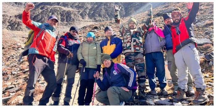 image: उत्तराखंड: 4 दिन में 60 किलोमीटर पैदल यात्रा कर रूपकुंड पहुंचे ये DM, इस जगह पर मिले थे 10 फ़ीट लम्बे