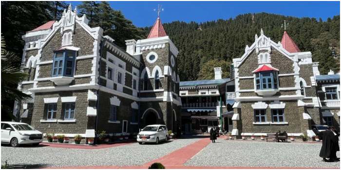 image: Nainital High Court imposed fine on Education Department for not replying