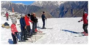 Uttar Pradesh News: National Skiing and Snowboarding Championships start from today after 16 years in Auli.