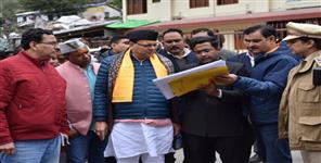 Uttar Pradesh News: CM Dhami reached Badrinath Dham