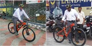 Uttar Pradesh News: This IAS officer leaves the VIP car and reaches his office every day by bicycle