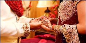 Uttar Pradesh News: Children of school age ran away and got married.