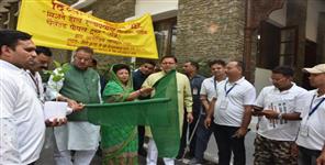 Uttar Pradesh News: CM Dhami flags off environmental protection and cleanliness campaign